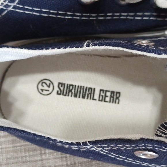 Survival Gear Navy Blue Low Canvas Trainer Size 12 Kids - Picture 6 of 8